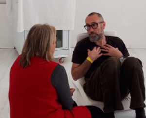 comunicazione noviolenta: connessione che nasce dal cuore